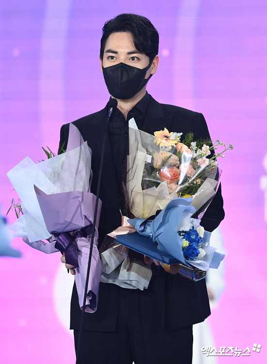 스타 전 프로 김윤환, e스포츠 BJ 대상 수상 "항상 좋은 방송 할 것" [BJ대상]