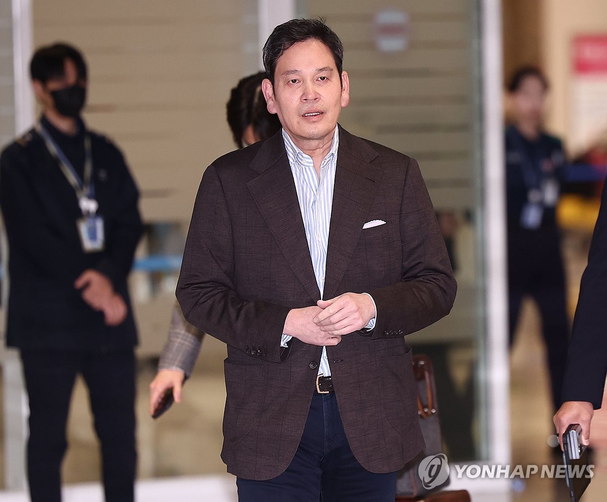 정용진, 스타벅스 '탱크데이'에 직접 사과…"모든 책임 저에게"(종합)