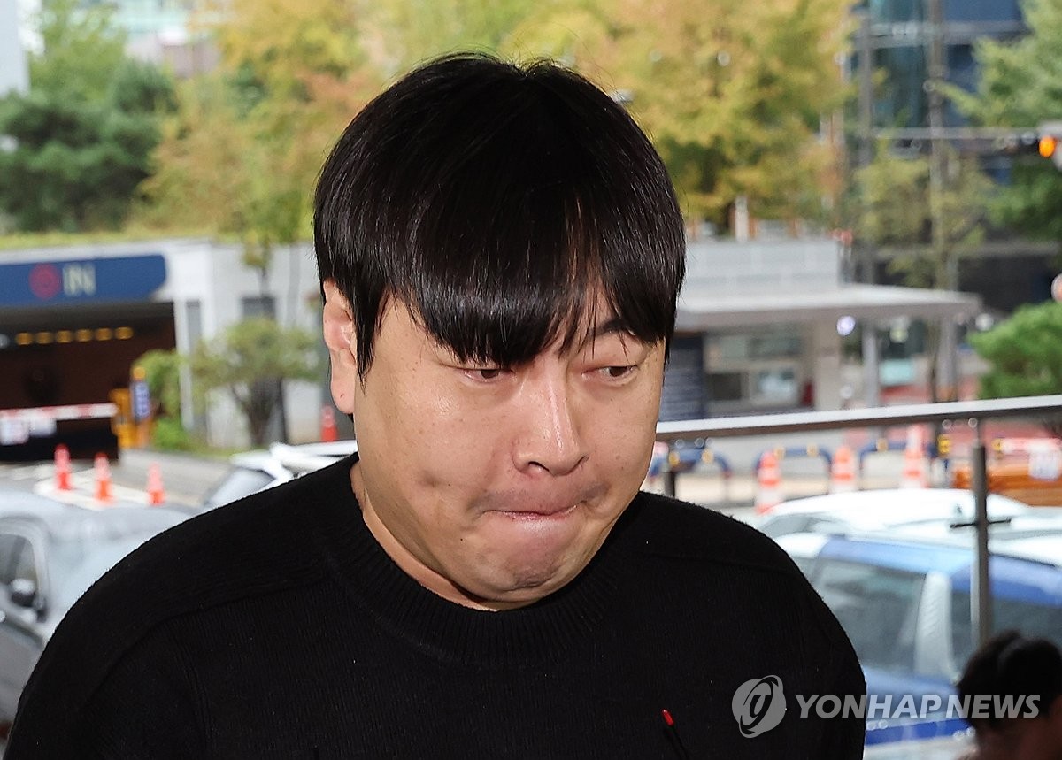 경찰, '불법도박' 개그맨 이진호 보완수사 후 검찰 재송치