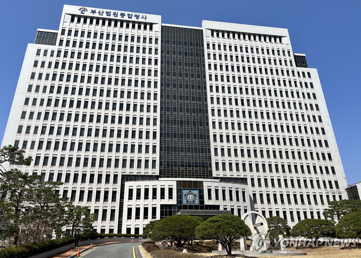27년 넘게 믿었던 '교회 오빠' 1억원 안 갚아 실형
