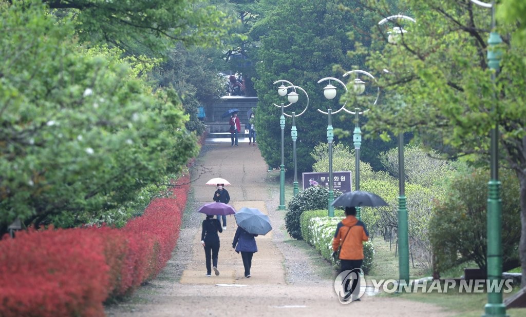 [날씨] 전국 흐리고 비…오후 중부지방부터 맑아져 (연합뉴스) - 나무뉴스