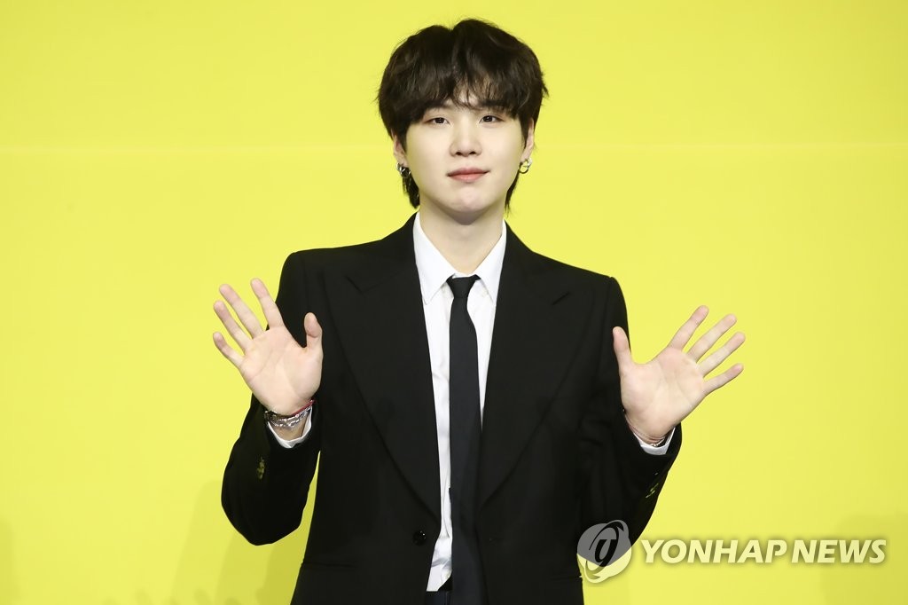 방탄소년단 슈가, 코로나19 돌파감염…"다른 멤버들 접촉 없어"(종합)