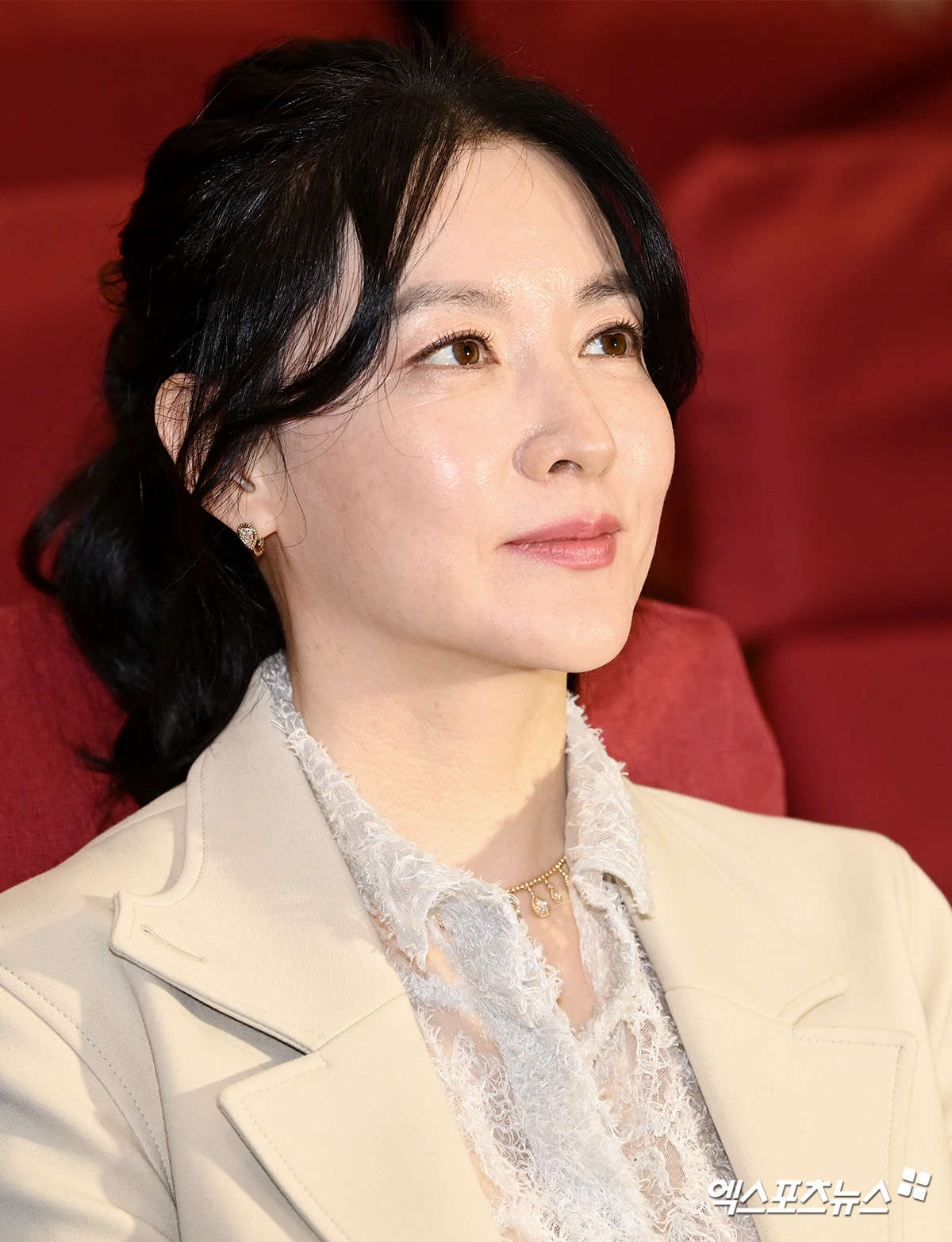 이영애 '공기를 바꾸는 산소 같은 미모'[엑's HD화보] - 나무뉴스